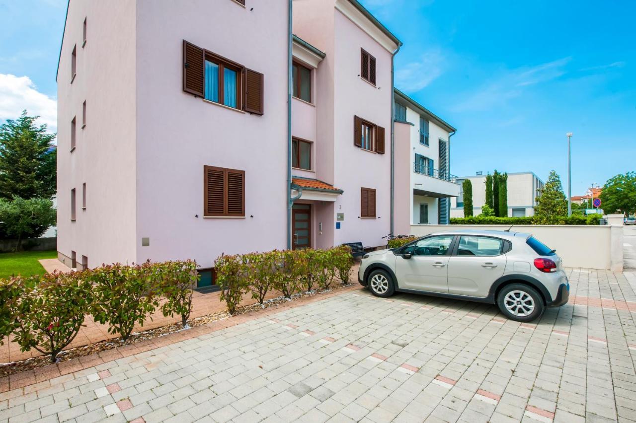 Apartments And Rooms Camaiore Rovinj Bagian luar foto