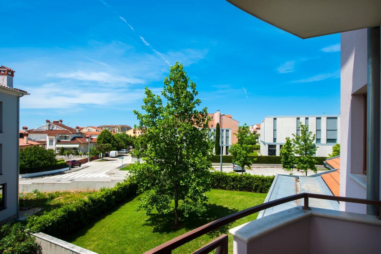 Apartments And Rooms Camaiore Rovinj Bagian luar foto