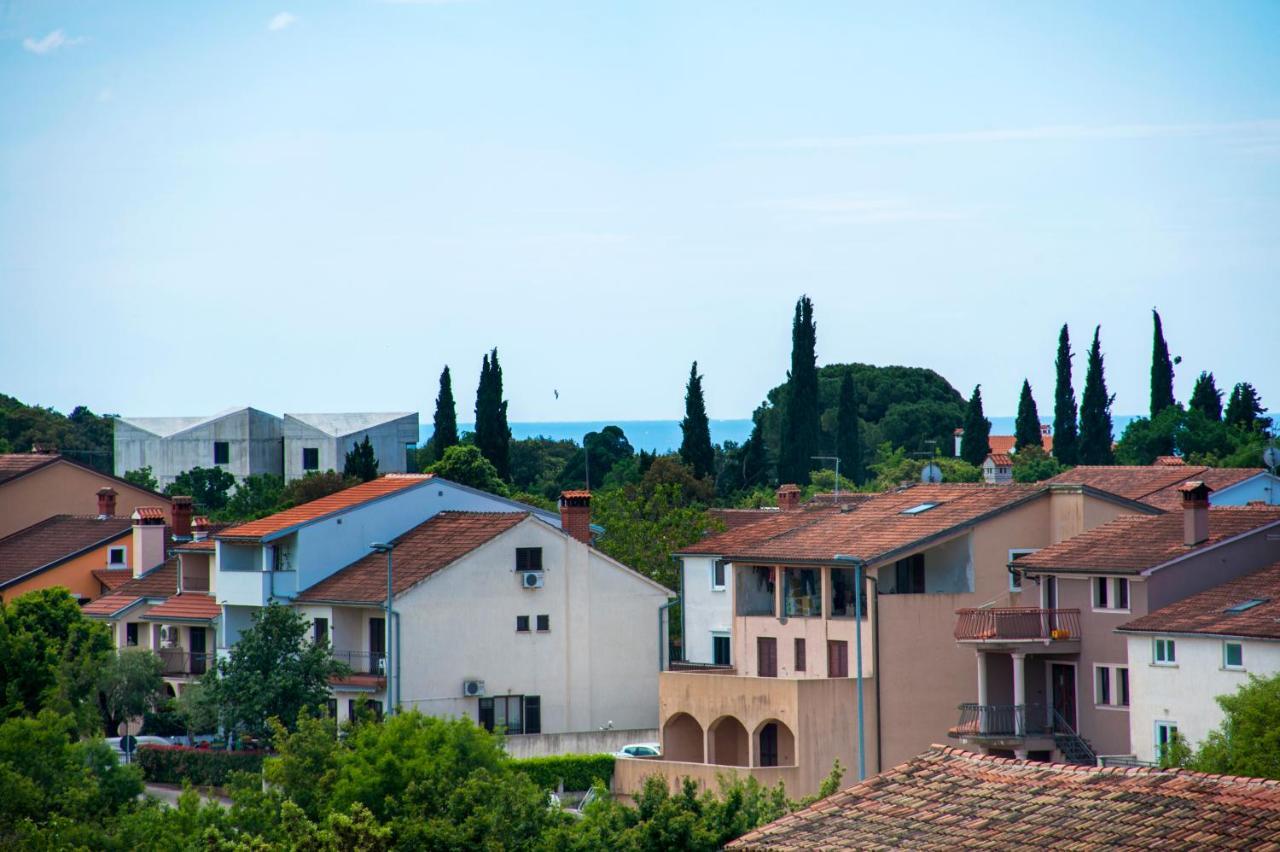 Apartments And Rooms Camaiore Rovinj Bagian luar foto
