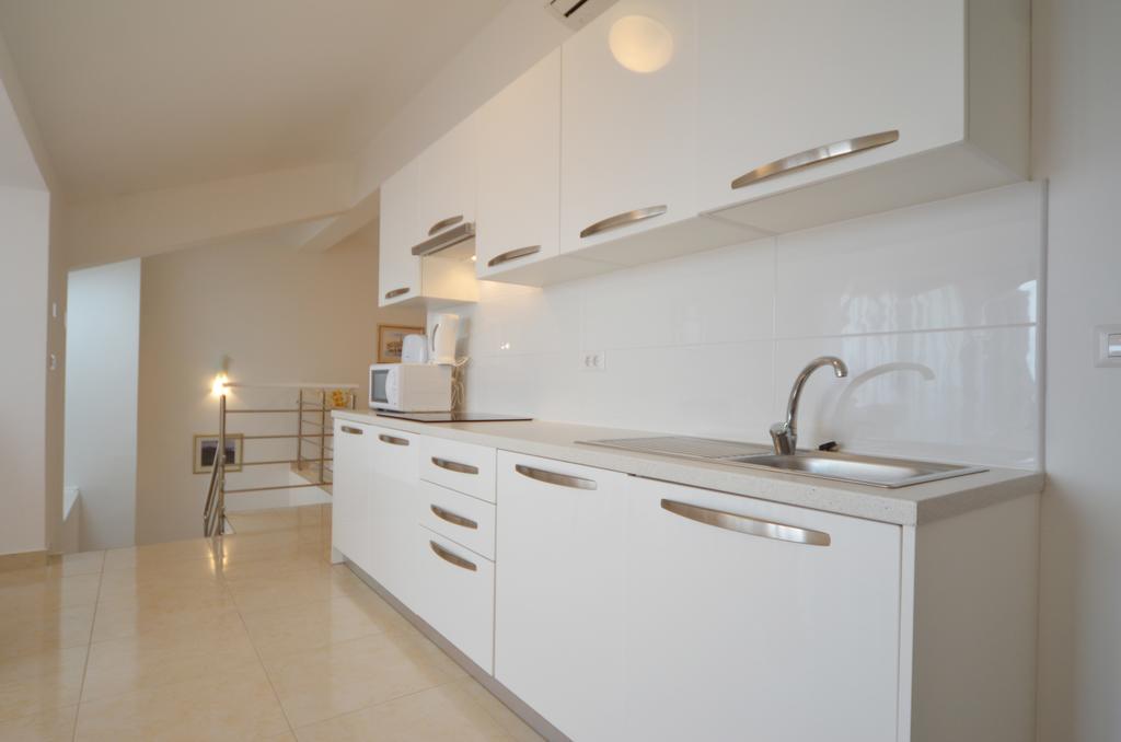 Apartments And Rooms Camaiore Rovinj Bagian luar foto